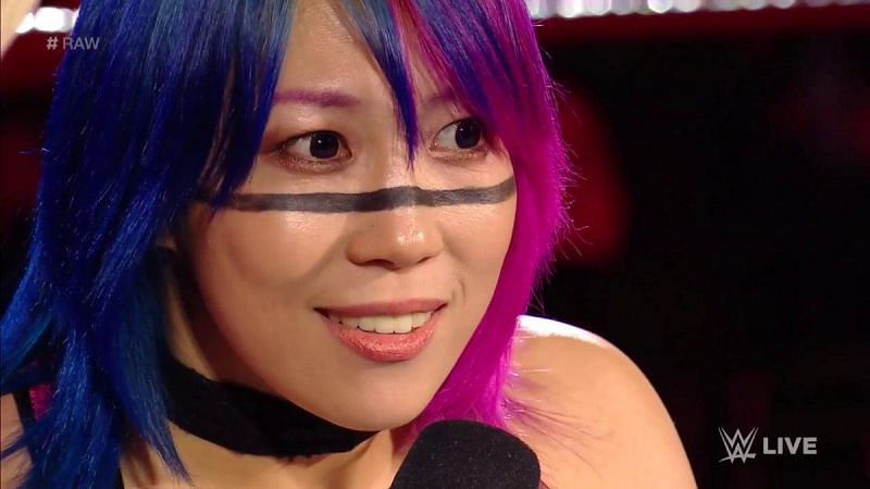 Look out Asuka...there's a Queen who wants your neck